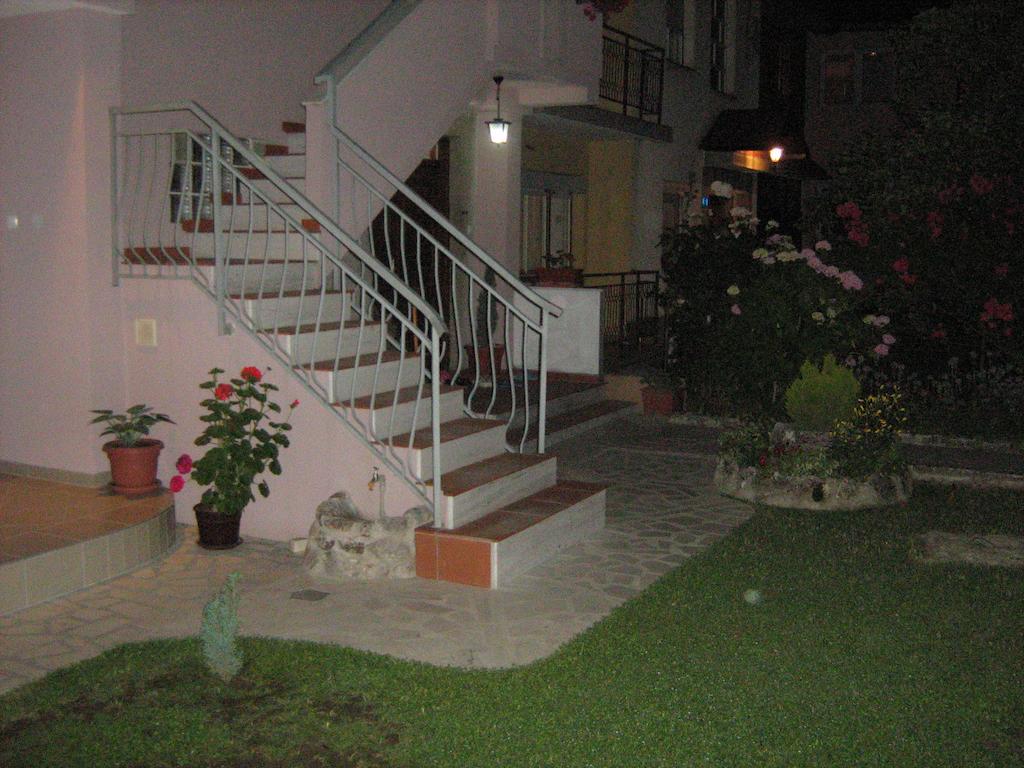 Mitko'S Guest House โอครีด ภายนอก รูปภาพ
